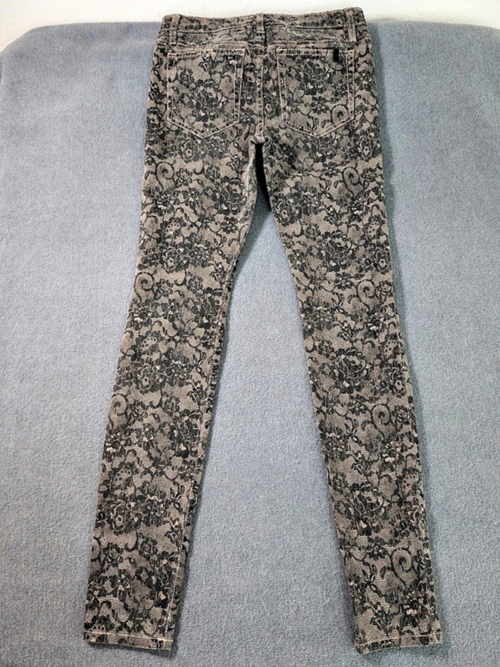 Joe's Jeans The Skinny Chantilly Lace Print Blush Black Low Rise Pants Size 27 - Picture 10 of 11